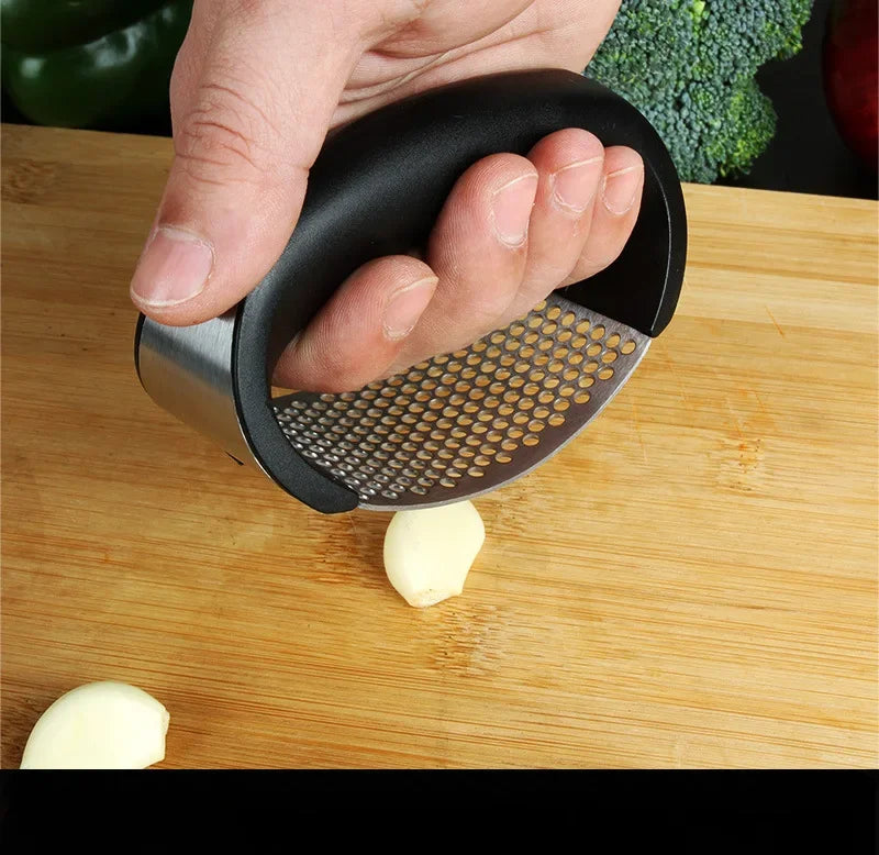 Stainless Steel Garlic Press – Manual Crusher & Mincer