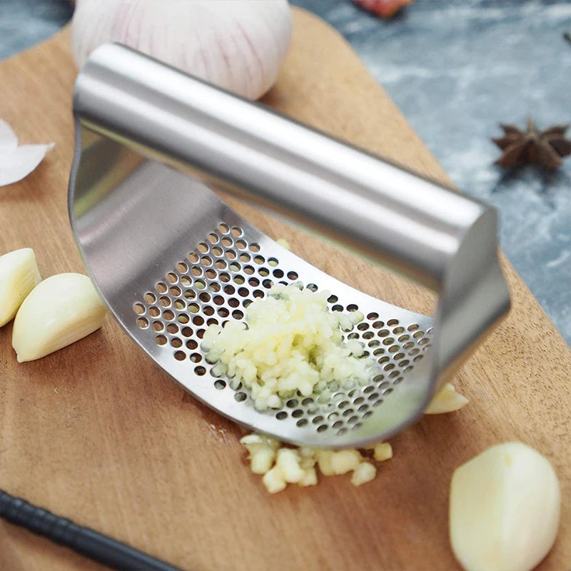 Stainless Steel Garlic Press – Ergonomic Rocker Crusher