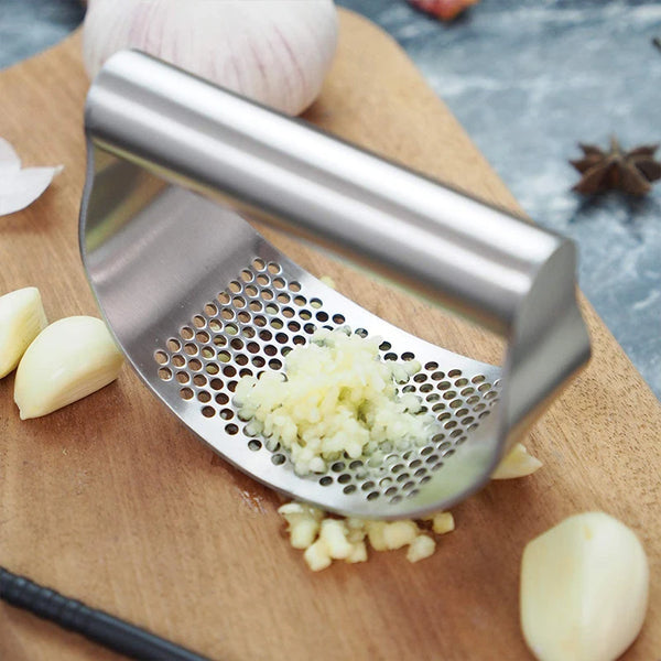 Stainless Steel Garlic Press – Ergonomic Rocker Crusher